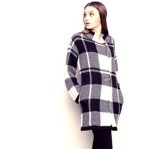 Brandy Melville Black And White Collard Knit Coat